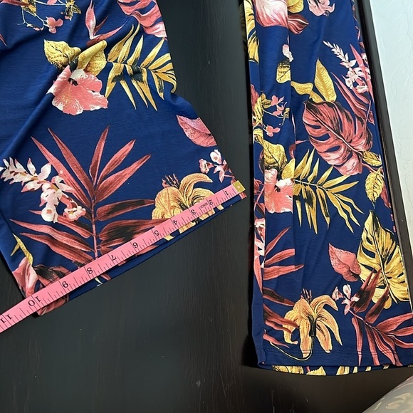 Blashe Jumpsuit tropical floral print straight leg surplice Vneck navy blue sz S - Picture 13 of 16